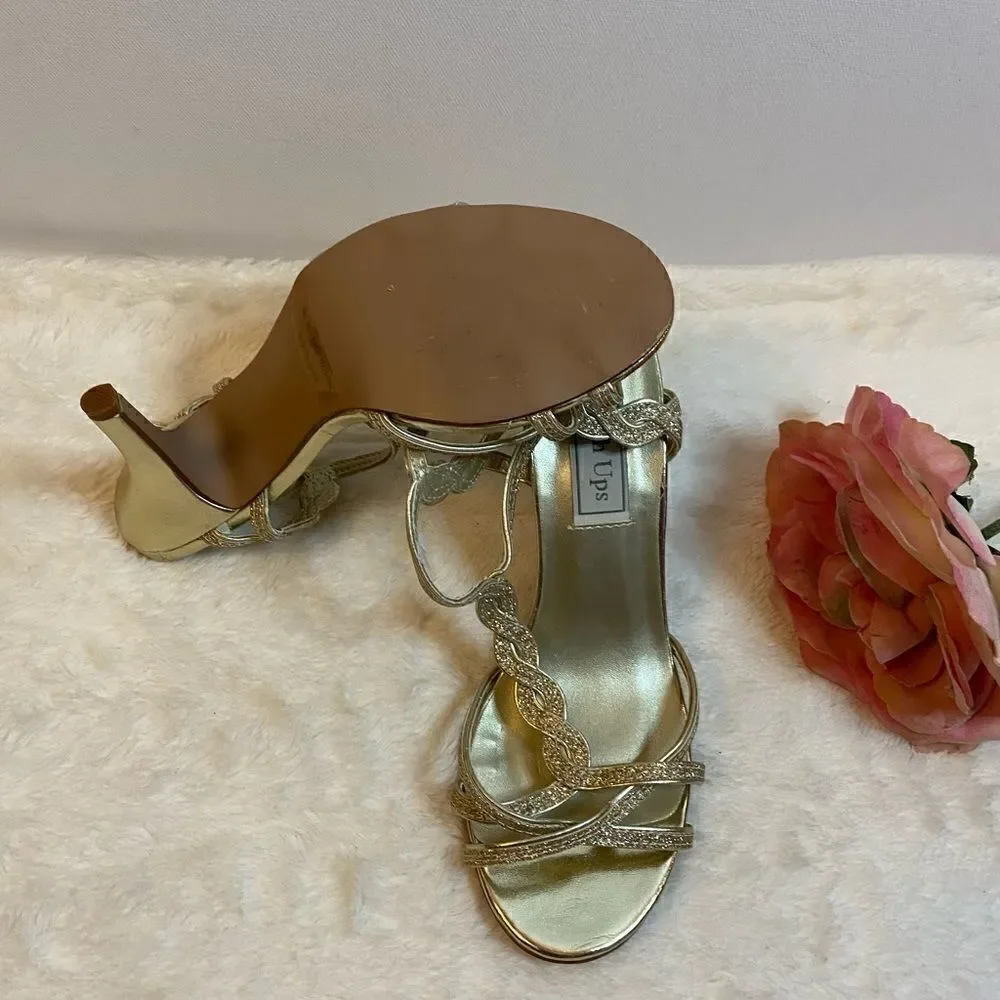💥Fran Touch ups 4041 shoe Gold Size: 7 M